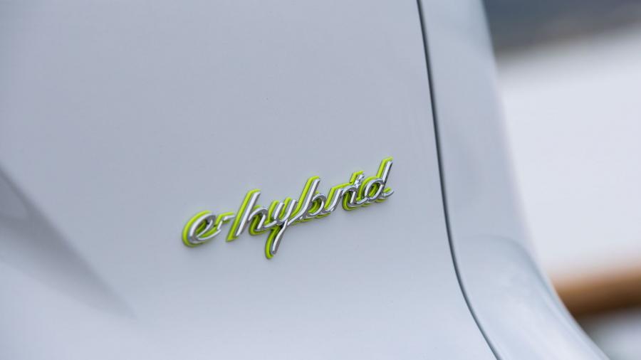 Логотип Porsche Cayenne E-Hybrid (PO536) 2018 года  (WW) (фото 45 из 85)